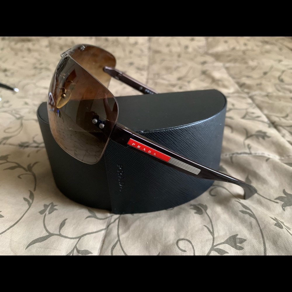 Prada sunglasses with original case - Picture 2 of 5